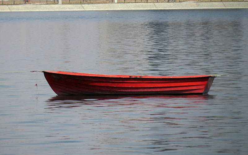 قایق سواری در دریاچه چیتگر