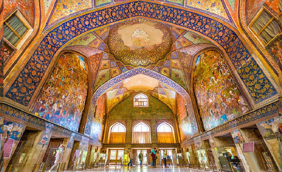 کاخ چهل‌ستون در اصفهان