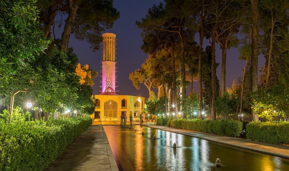 شب در باغ دولت آباد یزد