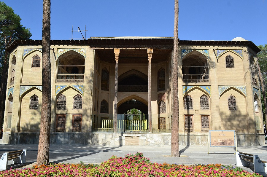 کاخ هشت‌بهشت در خیابان باغ گلدسته اصفهان - دوستداران ایران