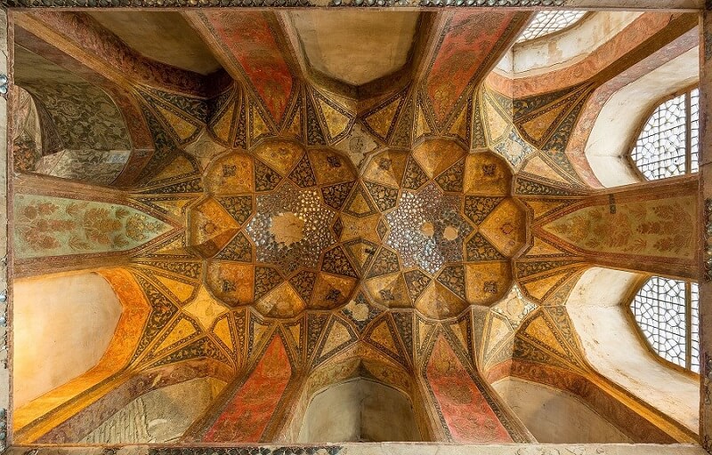 معماری کاخ هشت‌بهشت اصفهان