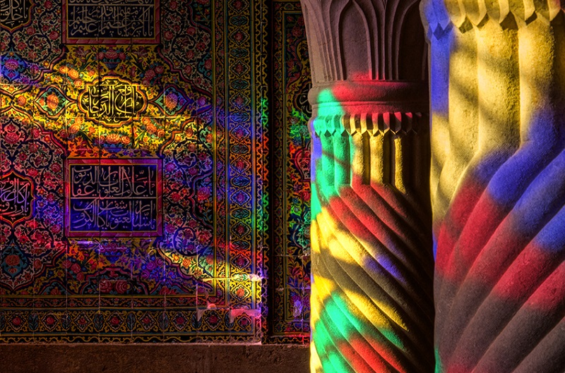 رقص نورها در مسجد نصیرالملک شیراز